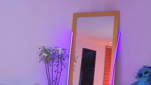 lovelymoon_ online show from April 23, 2026, 3:19 am