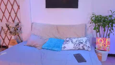 lovelymoon_ online show from June 18, 2026, 1:39 am
