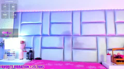 Snapshot of lovelynickyy chatting on April 18, 2026, 7:07 pm Nicky online show from April 18, 2026, 7:07 pm