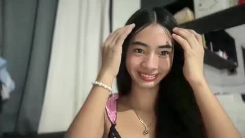 lovelyours_kishia online show from May 3, 2026, 5:19 pm