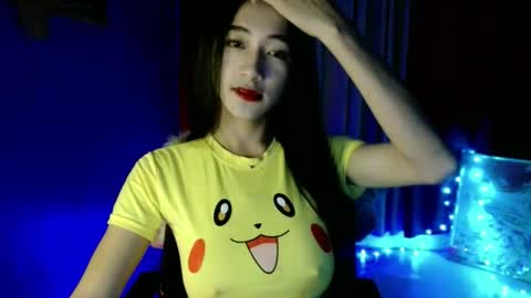 lovelypetite143 online show from March 22, 2026, 7:01 am