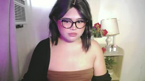 Snapshot of lovelypinaychubsx chatting on June 24, 2026, 4:55 am lovely online show from June 24, 2026, 4:55 am
