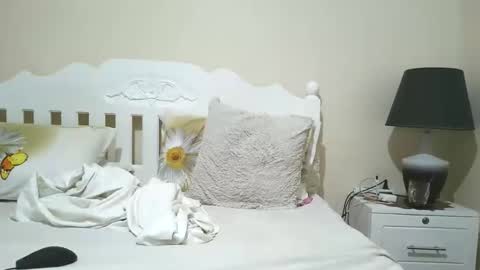 Angelquey online show from April 17, 2026, 8:34 pm