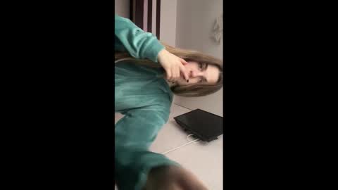 Snapshot of lovelysilk_63 chatting on February 4, 2026, 8:31 am ELA online show from February 4, 2026, 8:31 am