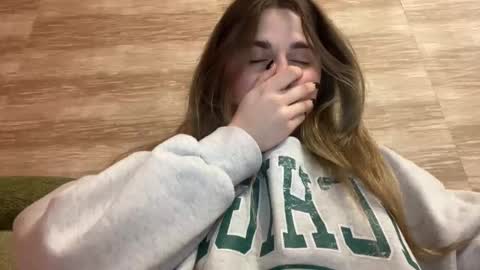 Snapshot of lovelysilk_63 chatting on February 8, 2026, 8:45 pm ELA online show from February 8, 2026, 8:45 pm