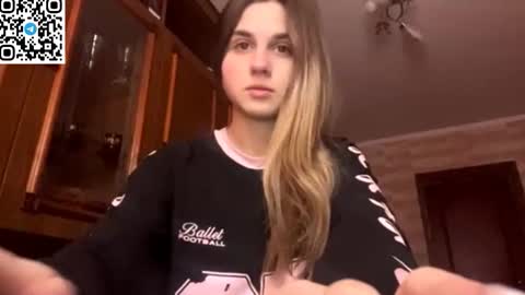 Snapshot of lovelysilk_63 chatting on February 25, 2026, 8:35 am ELA online show from February 25, 2026, 8:35 am