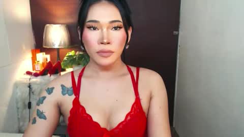 STWEET LINA online show from March 28, 2026, 10:59 am