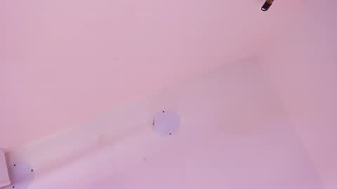 L O V E  online show from January 18, 2026, 11:47 am