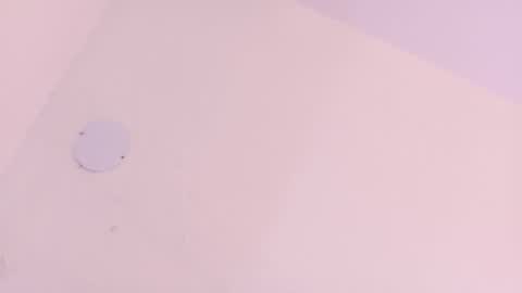 L O V E  online show from March 16, 2026, 12:09 pm