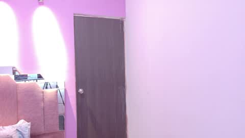 L O V E  online show from March 28, 2026, 11:43 am