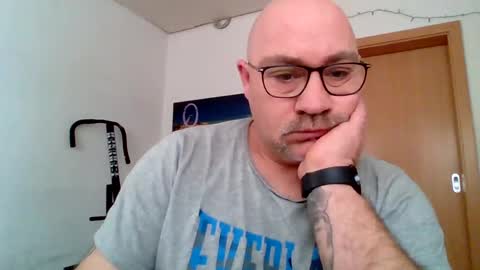 lover010983 online show from March 10, 2025, 8:48 am