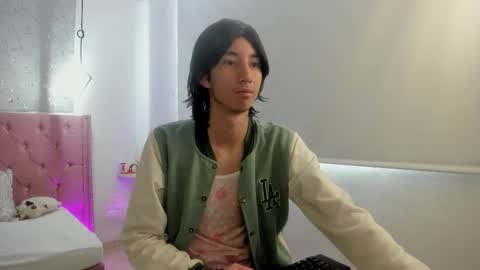 loverisu online show from March 1, 2026, 7:27 pm