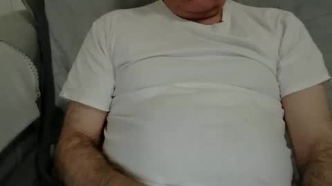 loveroflatinas1 online show from November 3, 2025, 8:32 pm