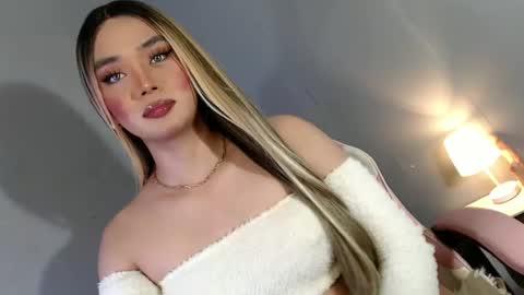 Snapshot of lovers_moon22 chatting on December 6, 2024, 11:47 pm lovers moon22 online show from December 6, 2024, 11:47 pm