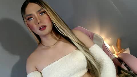 Snapshot of lovers_moon22 chatting on January 10, 2025, 12:49 am lovers moon22 online show from January 10, 2025, 12:49 am