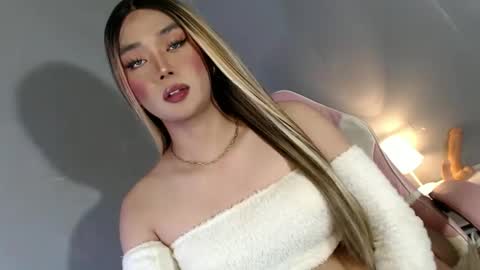 Snapshot of lovers_moon22 chatting on January 23, 2025, 10:01 pm lovers moon22 online show from January 23, 2025, 10:01 pm