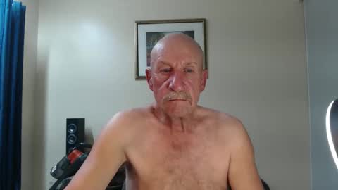 Lovesblackazz online show from April 18, 2026, 8:18 am