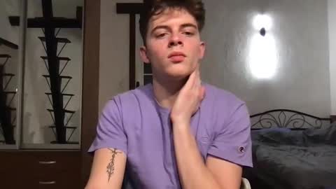 Snapshot of lovet1me chatting on March 10, 2025, 12:40 am luv online show from March 10, 2025, 12:40 am