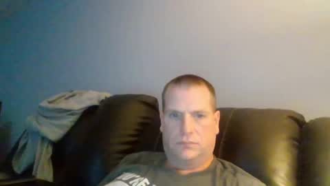 lovetocum37 online show from March 10, 2025, 4:35 pm