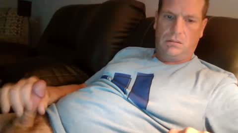 lovetocum37 online show from September 17, 2025, 4:19 pm