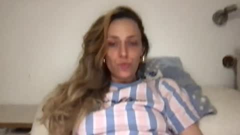 lovewithus97 online show from April 20, 2026, 12:46 am