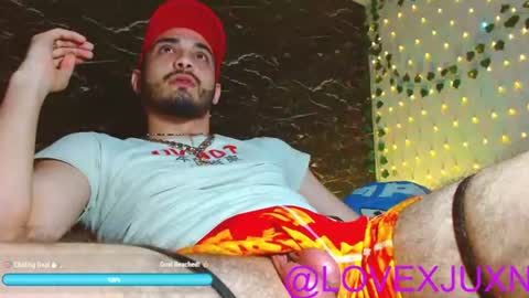 lovexjuxn77 online show from June 12, 2026, 10:19 pm