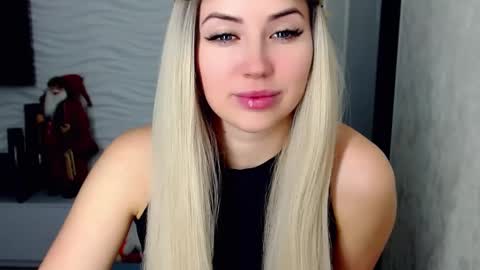 Rosie  online show from December 15, 2024, 12:06 pm