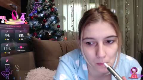 Antonia online show from December 22, 2025, 7:38 am