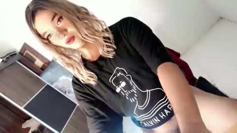 Lovingmonaru969 online show from October 5, 2025, 12:47 pm