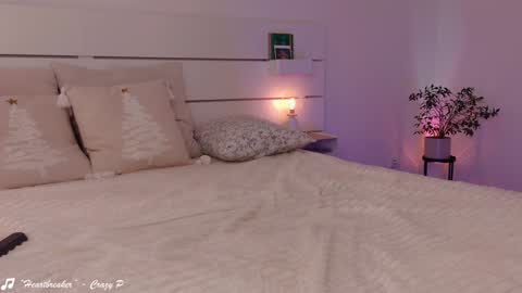    .       online show from February 2, 2025, 12:24 pm