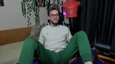 Snapshot of loyasteve chatting on January 23, 2025, 12:04 am VECTORSTEVEPVT IS OPEN online show from January 23, 2025, 12:04 am