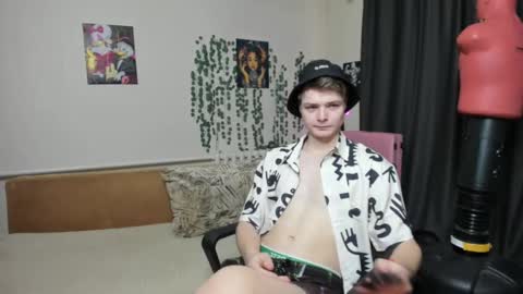 Snapshot of loyasteve chatting on February 15, 2025, 8:44 am VECTORSTEVEPVT IS OPEN online show from February 15, 2025, 8:44 am