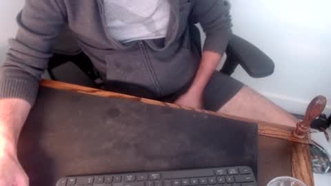 Snapshot of lreed090 chatting on September 12, 2025, 6:19 pm lreed090 online show from September 12, 2025, 6:19 pm