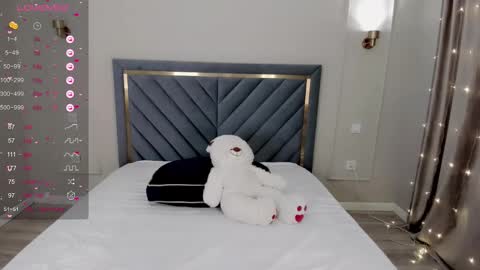 lu_mina online show from February 13, 2025, 11:47 pm