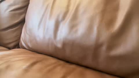 luca1010101010 online show from October 5, 2025, 6:50 pm