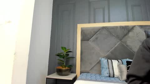 luca_morettii online show from October 26, 2025, 12:11 pm