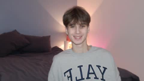 lucacharm online show from January 15, 2025, 8:37 pm