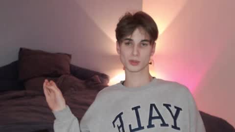 lucacharm online show from January 18, 2025, 10:49 pm