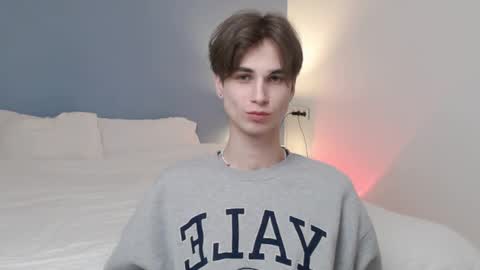 lucacharm online show from February 19, 2025, 11:46 pm