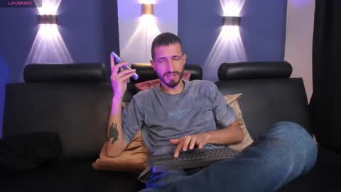 Snapshot of lucas4me chatting on February 10, 2026, 4:49 am Lucas online show from February 10, 2026, 4:49 am