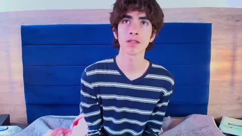 lucas_xo online show from September 9, 2025, 7:35 pm