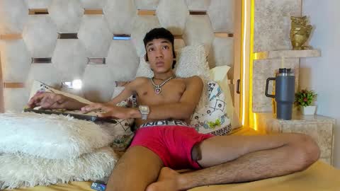 Snapshot of lucass_blaze chatting on October 17, 2025, 10:23 pm Lucas  online show from October 17, 2025, 10:23 pm