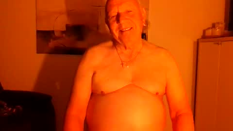 lucbottom031249 online show from May 10, 2026, 3:33 am
