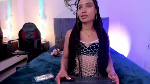 Lucero  online show from April 19, 2026, 3:28 am