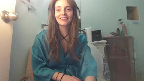 Snapshot of luci_layne chatting on February 16, 2025, 2:53 am Luci Layne online show from February 16, 2025, 2:53 am
