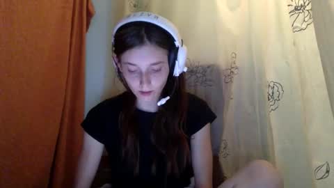 Snapshot of luci_layne chatting on April 26, 2026, 7:11 pm Luci Layne online show from April 26, 2026, 7:11 pm