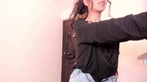 Lucia online show from February 23, 2026, 11:35 pm