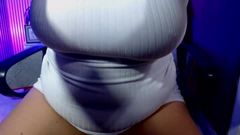 Snapshot of lucia_ht chatting on September 10, 2025, 2:50 pm LUCIA online show from September 10, 2025, 2:50 pm