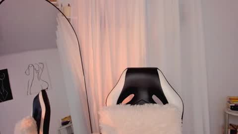 Lucia online show from January 19, 2025, 8:41 pm