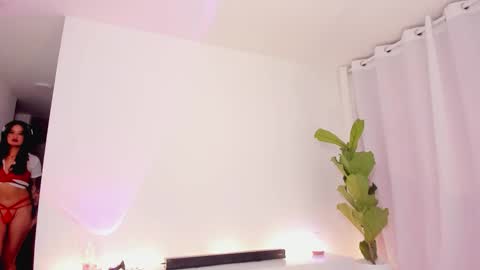 Lucia online show from October 14, 2025, 5:47 pm